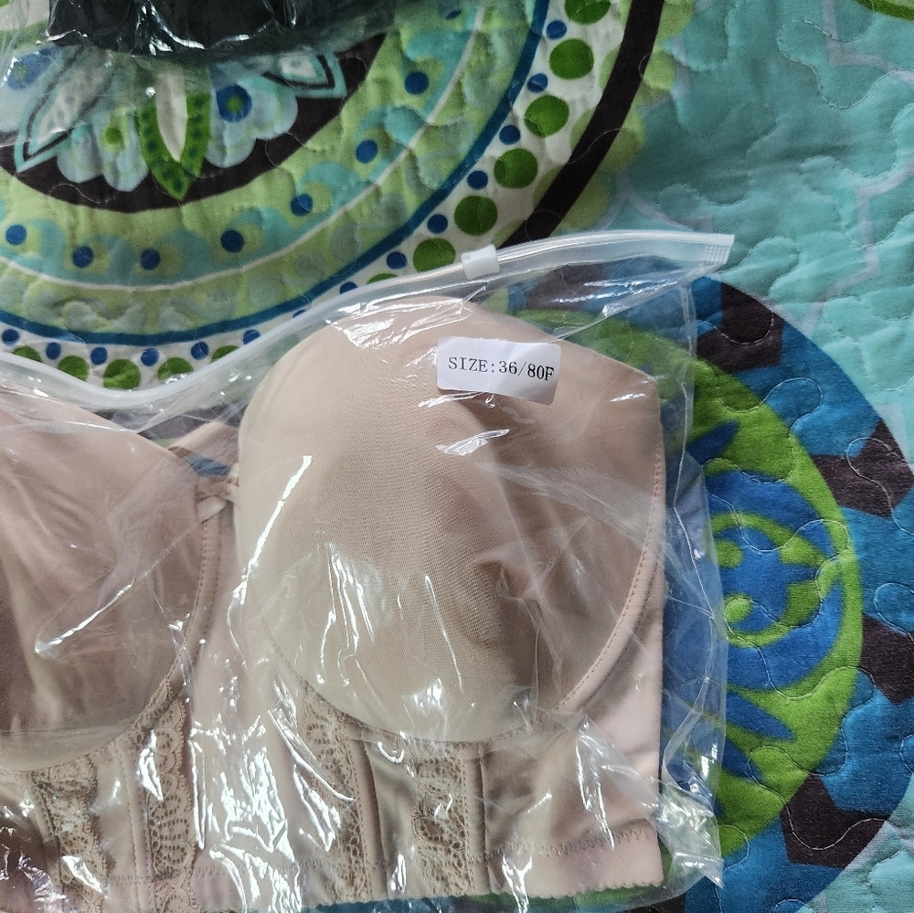 NWOT Bra - Picture 5 of 14